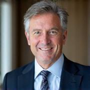 Porträt von Dr. Elias Vogel, CEO
